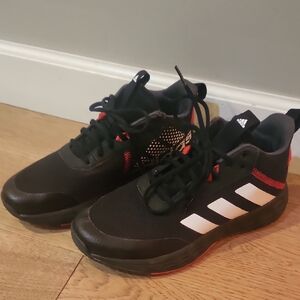 Adidas Boy's Black Basketball Sneakers - Size 5.5